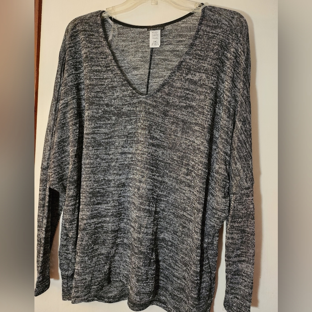 Zenobia Black Lightweight Long Sleeve. Size 2XL